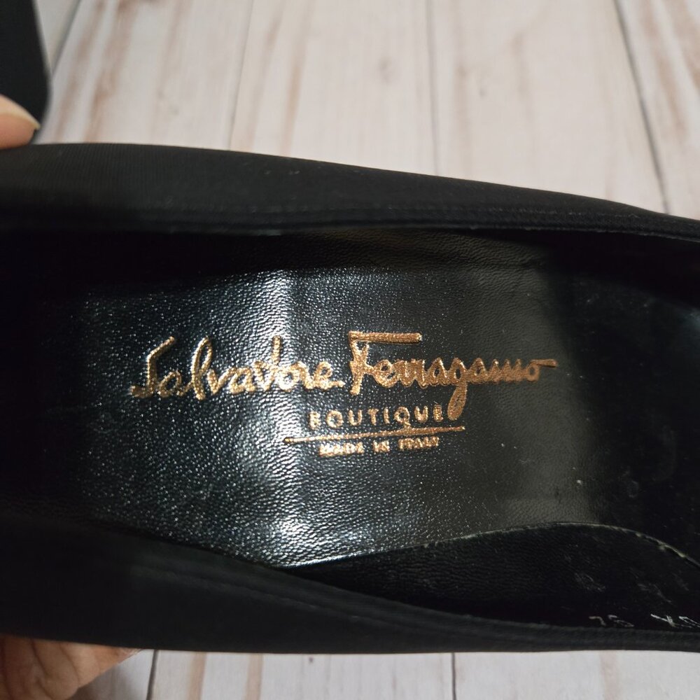 Salvatore Ferragamo Nisida Pumps Women 8 AA Narrow Black Suede Heels - Picture 6 of 10
